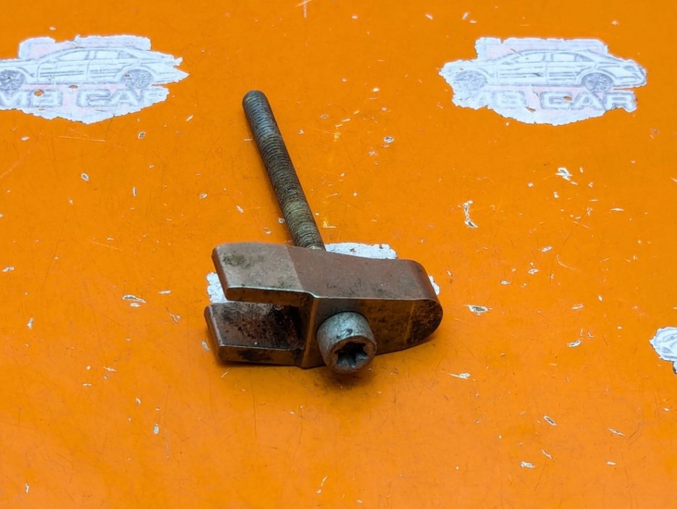 Кронштейн крепления форсунок MERCEDES-BENZ S-класс W220 (1998 - 2005) фото 1 &mdash; Разборка Мерседес