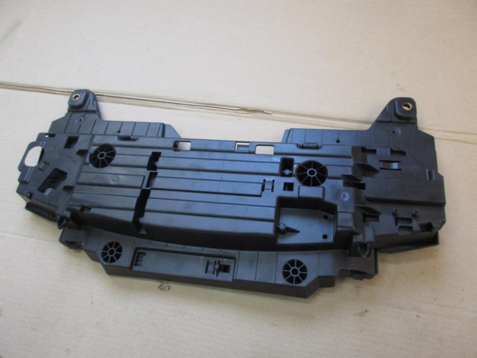 Кронштейн крепления ЭБУ MERCEDES-BENZ C-класс W204/S204 (2006 - 2011) фото 1 — Разборка Мерседес