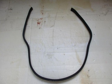 Уплотнитель моторного отсека MERCEDES-BENZ E-класс AMG W211/S211 (2002 - 2006) — Разборка Мерседес