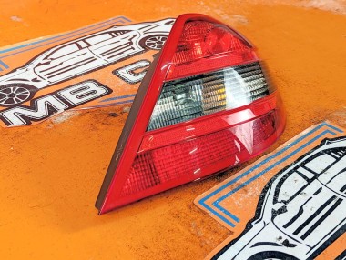 Фонарь задний правый MERCEDES-BENZ SLK-класс R171 рестайлинг (2008 - 2011) &mdash; Разборка Мерседес