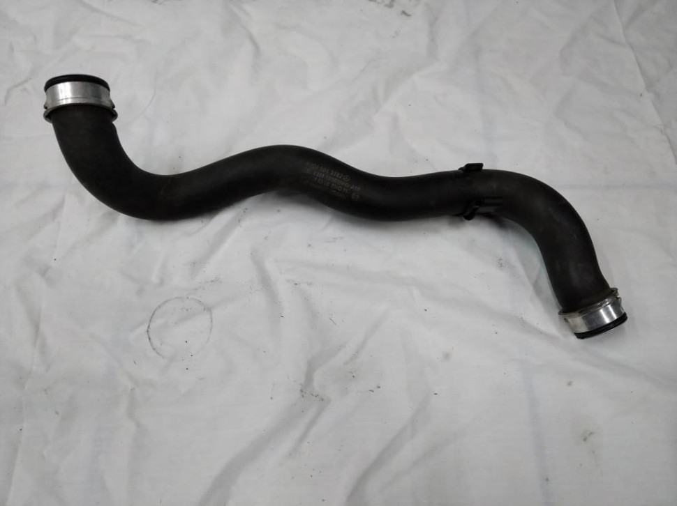 Патрубок радиатора MERCEDES-BENZ E-класс W212/S212/C207/A207 (2009 - 2013) фото 1 &mdash; Разборка Мерседес