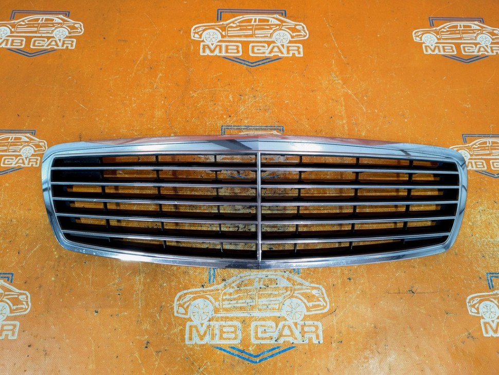 Решетка радиатора MERCEDES-BENZ E-класс W211/S211 (2002 - 2006) фото 1 &mdash; Разборка Мерседес