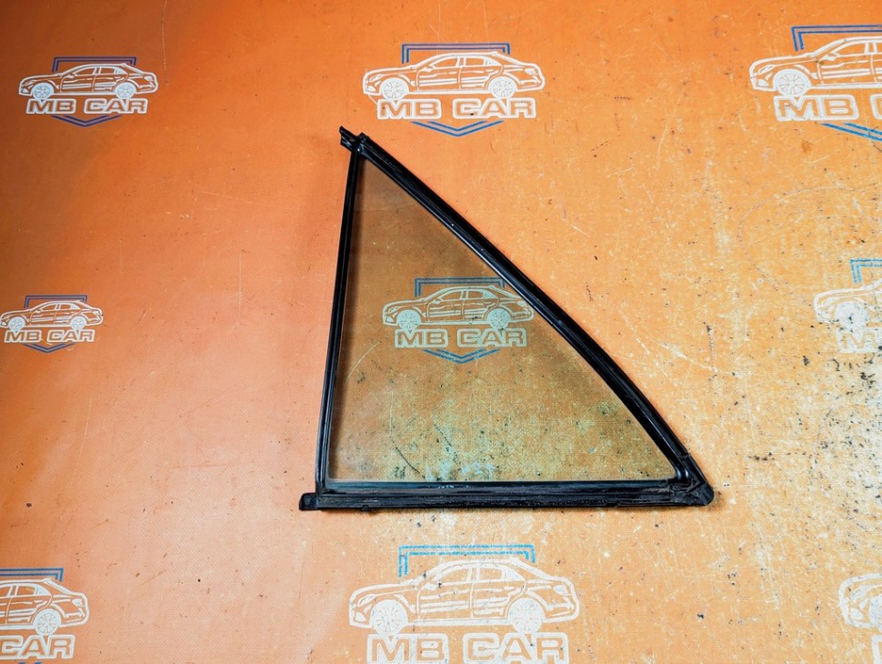 Стекло заднее левое MERCEDES-BENZ E-класс W124/S124/C124/A124 (1984 - 1997) фото 1 — Разборка Мерседес