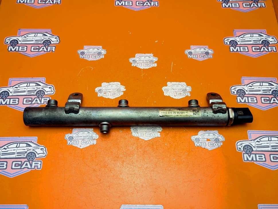 Рампа топливная MERCEDES-BENZ M-класс W164 рестайлинг (2008 - 2011) фото 1 &mdash; Разборка Мерседес