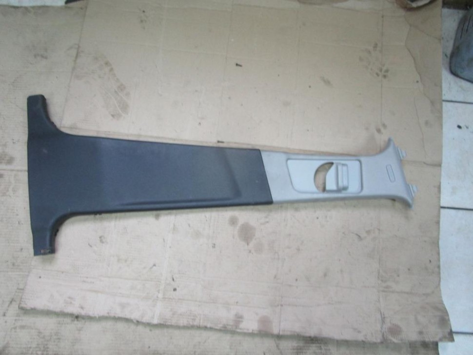 Накладка средней стойки MERCEDES-BENZ C-класс W204/S204 (2006 - 2011) фото 1 — Разборка Мерседес