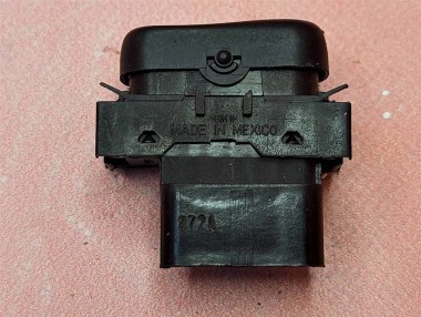 Кнопка обогрева сидений MERCEDES-BENZ M-класс W163 (1997 - 2001) — Разборка Мерседес