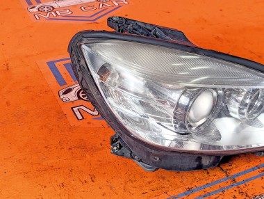 Фара правая MERCEDES-BENZ C-класс W204/S204 (2006 - 2011) &mdash; Разборка Мерседес