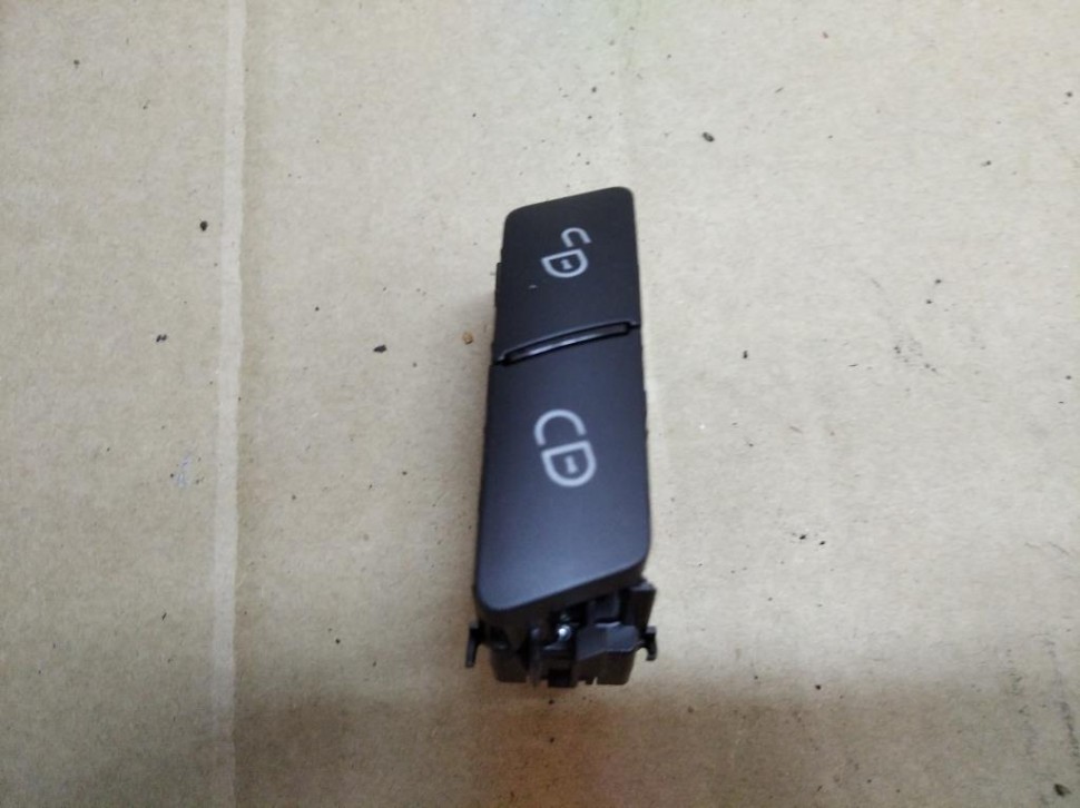 Кнопка центрального замка MERCEDES-BENZ GLA-класс X156 рестайлинг (2017 - 2020) фото 1 — Разборка Мерседес