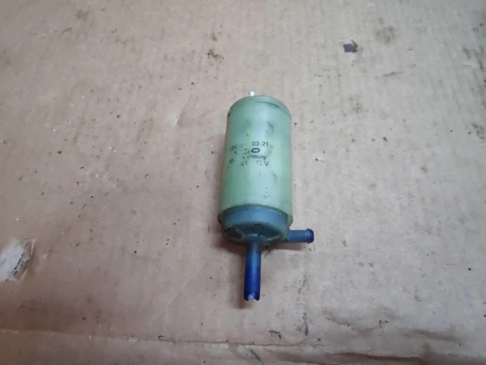 Насос омывателей MERCEDES-BENZ E-класс W124/S124/C124/A124 (1984 - 1997) фото 1 — Разборка Мерседес