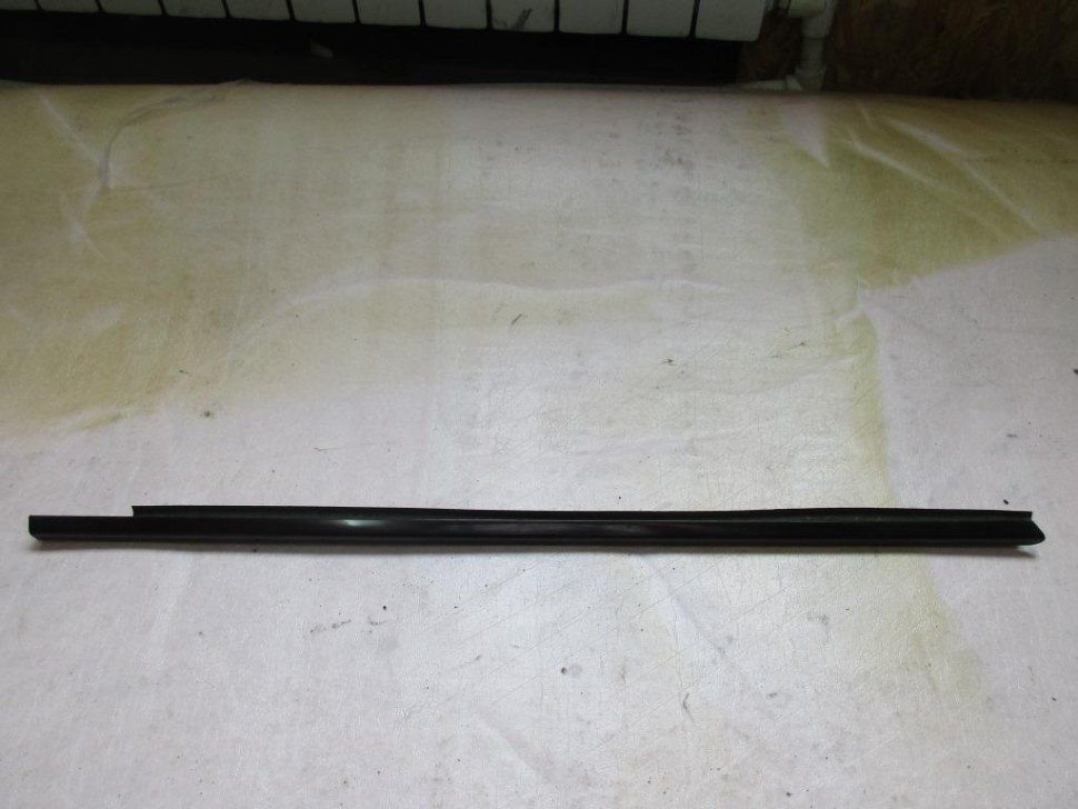 Молдинг стекла двери MERCEDES-BENZ E-класс W210/S210 рестайлинг (1999 - 2003) фото 1 — Разборка Мерседес