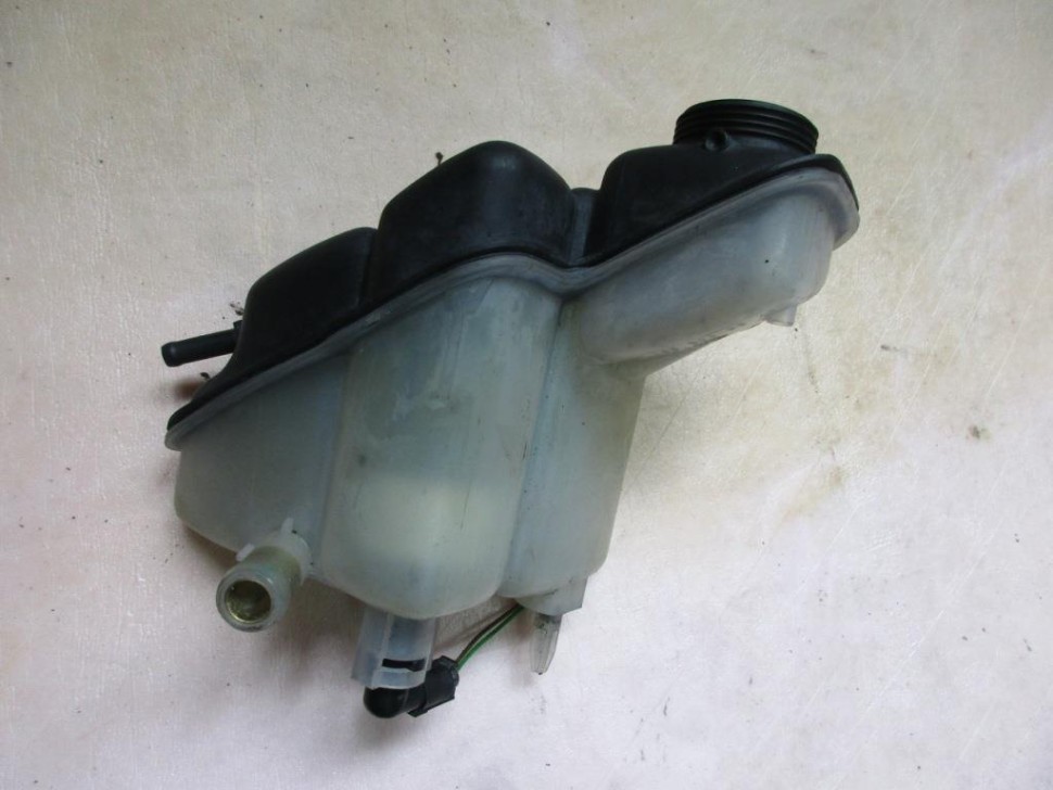 Бачок расширительный MERCEDES-BENZ A-класс W168 рестайлинг (2001 - 2004) фото 1 — Разборка Мерседес