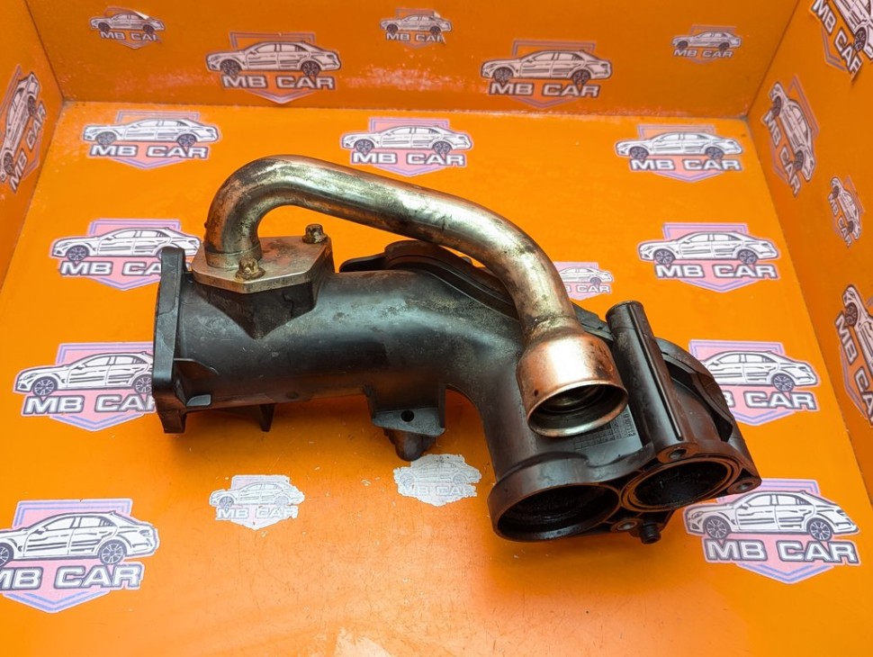 Патрубок впускного коллектора MERCEDES-BENZ R-класс W251 рестайлинг (2007 - 2010) фото 1 &mdash; Разборка Мерседес