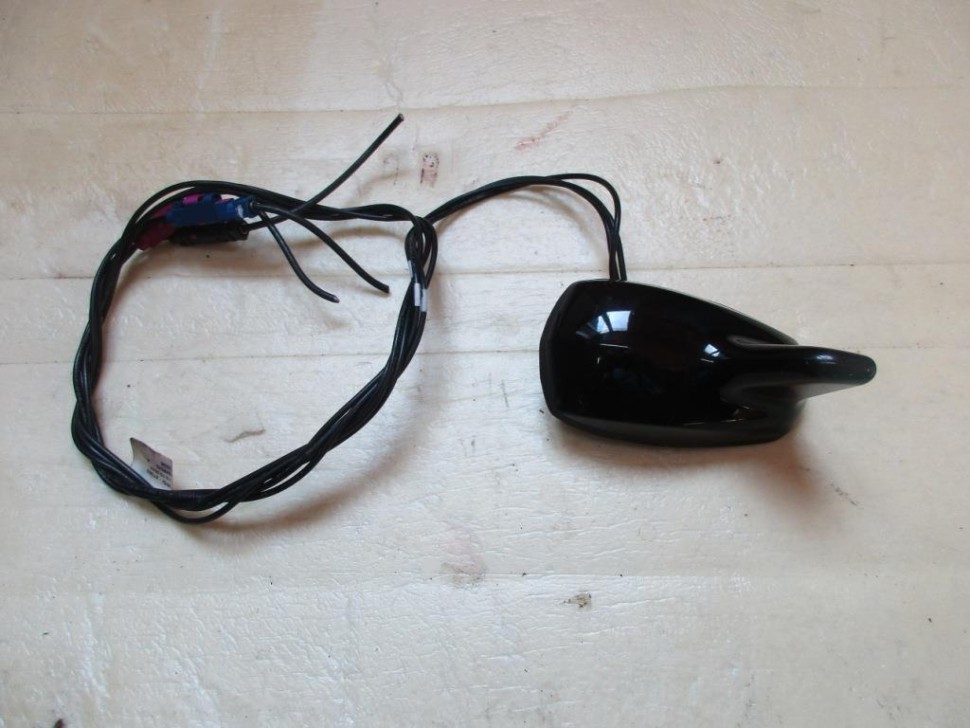 Антенна MERCEDES-BENZ C-класс W204/S204 (2006 - 2011) фото 1 — Разборка Мерседес