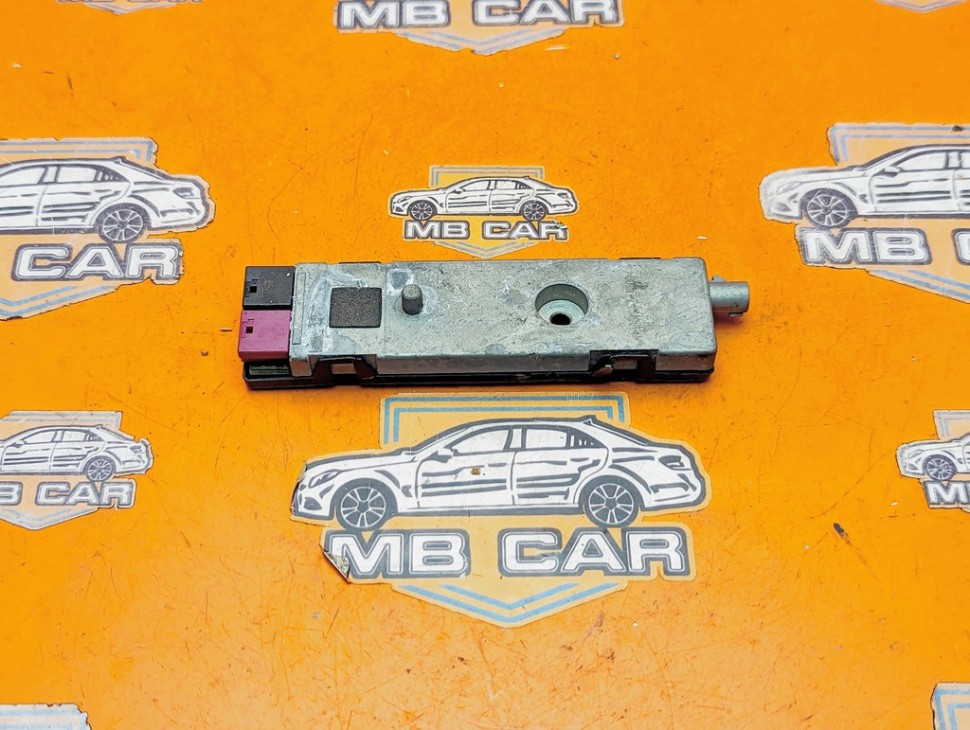 Усилитель антенны MERCEDES-BENZ C-класс W204/S204 (2006 - 2011) фото 1 — Разборка Мерседес