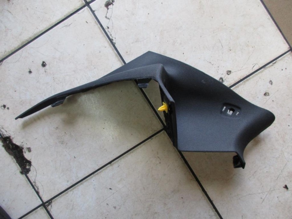 Накладка задней стойки MERCEDES-BENZ CLA-класс C117/X117 рестайлинг (2016 - 2019) фото 1 — Разборка Мерседес