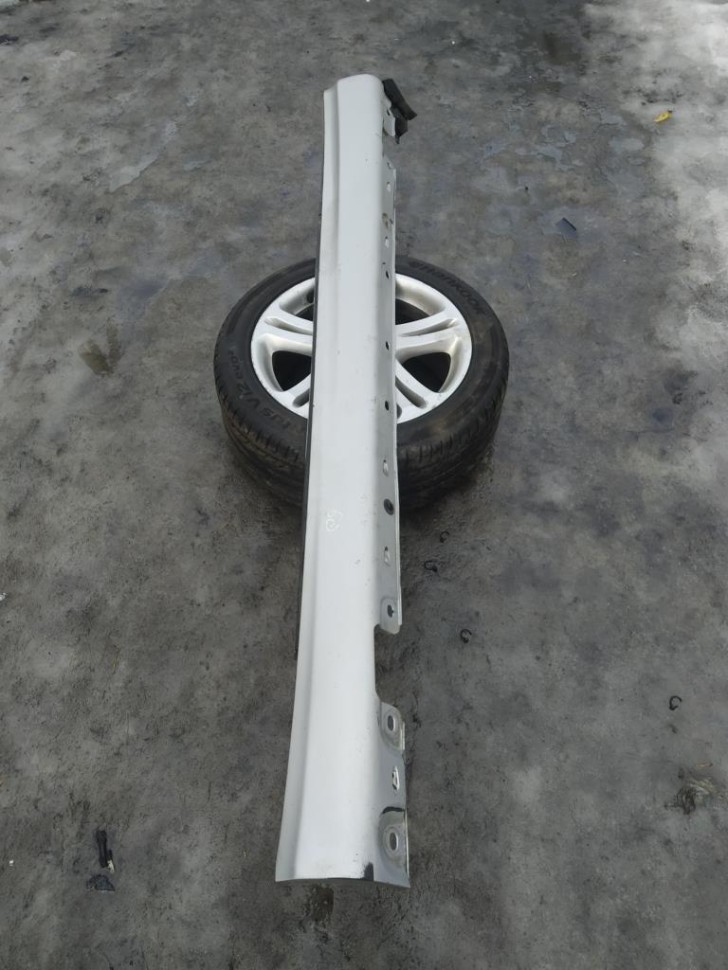 Порог пластиковый левый MERCEDES-BENZ C-класс W203/S203/CL203 (2000 - 2004) фото 1 — Разборка Мерседес