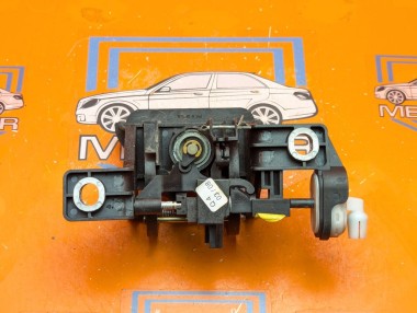 Ручка открытия багажника MERCEDES-BENZ A-класс W168 рестайлинг (2001 - 2004) &mdash; Разборка Мерседес