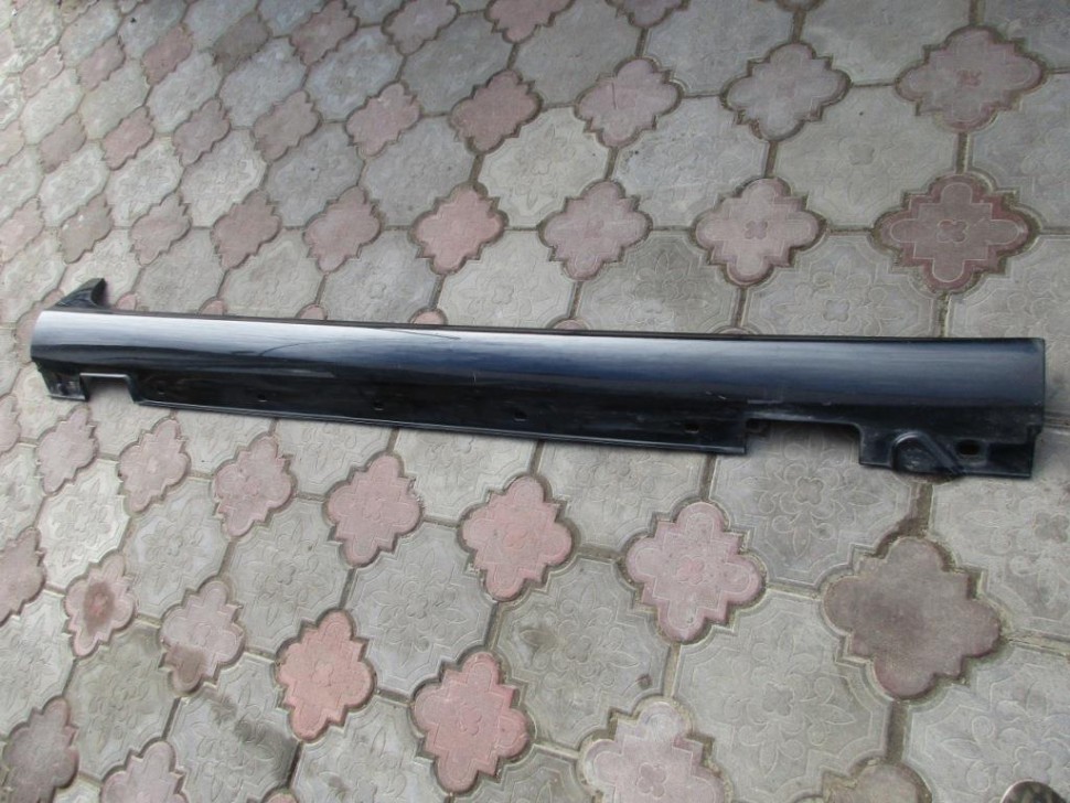 Порог пластиковый правый MERCEDES-BENZ CLS-класс C218/X218 (2010 - 2014) фото 1 — Разборка Мерседес