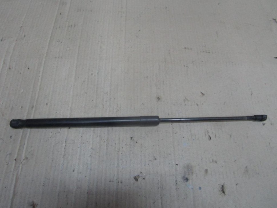 Амортизатор крышки багажника MERCEDES-BENZ C-класс W203/S203/CL203 (2000 - 2004) фото 1 — Разборка Мерседес