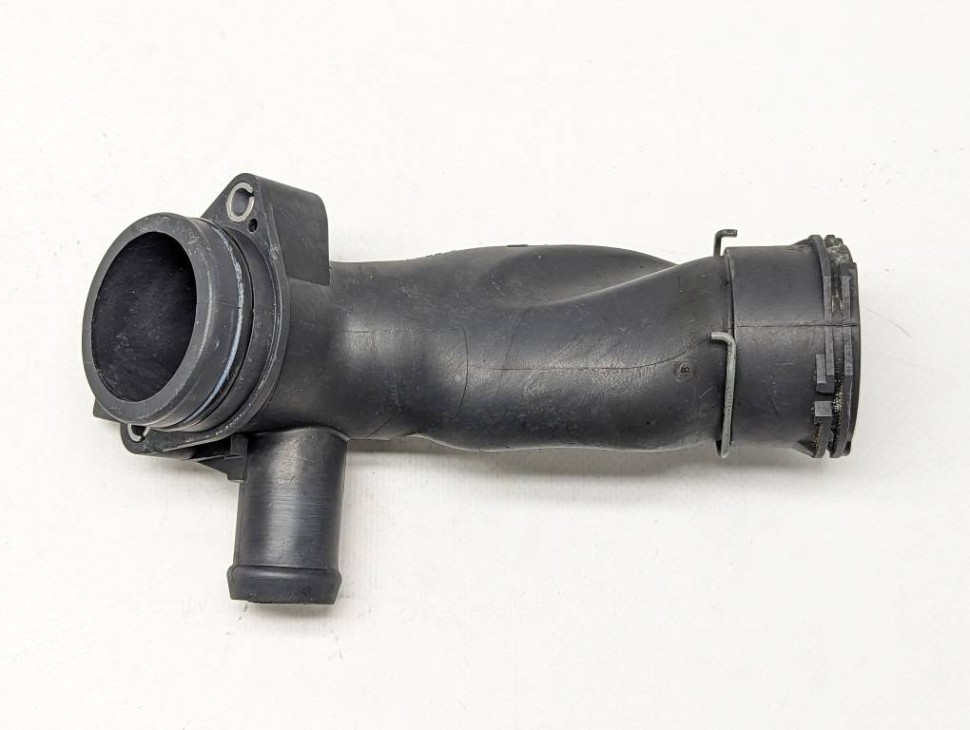 Фланец системы охлаждения MERCEDES-BENZ C-класс W204/S204/С204 рестайлинг (2011 - 2015) фото 1 — Разборка Мерседес