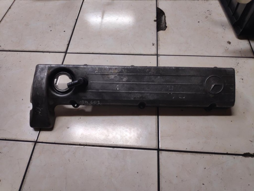 Клапанная крышка MERCEDES-BENZ W124 W124/S124/C124/A124 (1984 - 1993) фото 1 — Разборка Мерседес