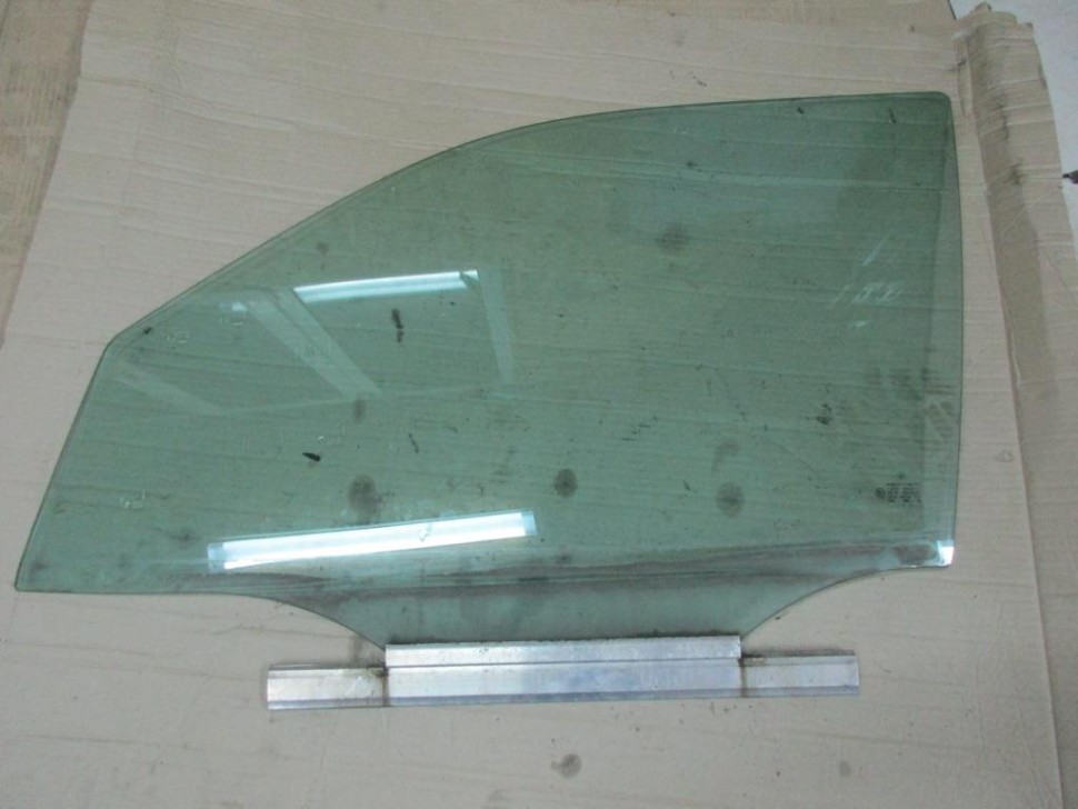 Стекло переднее левое MERCEDES-BENZ E-класс W210/S210 рестайлинг (1999 - 2003) фото 1 — Разборка Мерседес