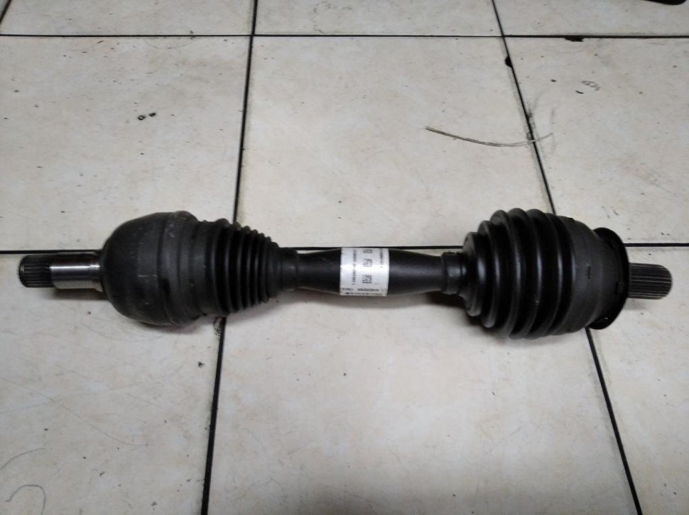 Привод передний левый MERCEDES-BENZ A-класс W176 (2012 - 2015) фото 1 — Разборка Мерседес