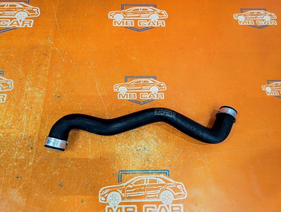 Патрубок радиатора MERCEDES-BENZ C-класс W204/S204/С204 рестайлинг (2011 - 2015) фото 1 — Разборка Мерседес