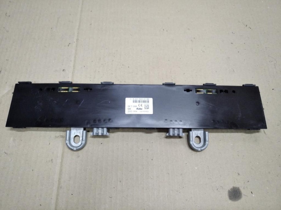 Усилитель антенны MERCEDES-BENZ S-класс W221 рестайлинг (2009 - 2013) фото 1 — Разборка Мерседес