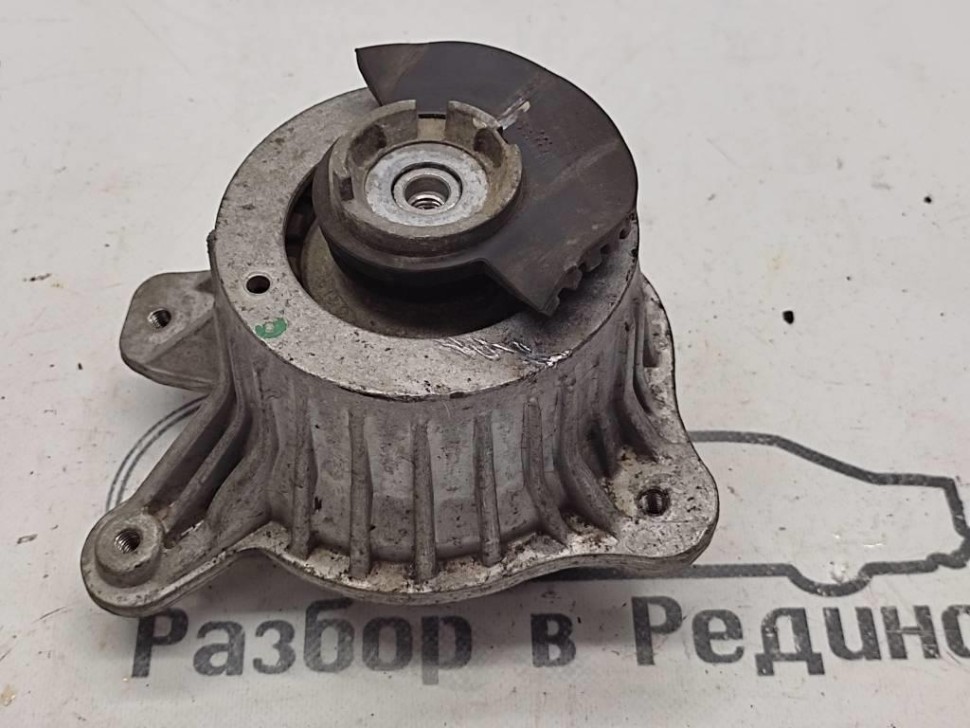 Опора двигателя MERCEDES-BENZ C-класс W205/S205/C205/A205 (2014 - 2018) фото 1 — Разборка Мерседес