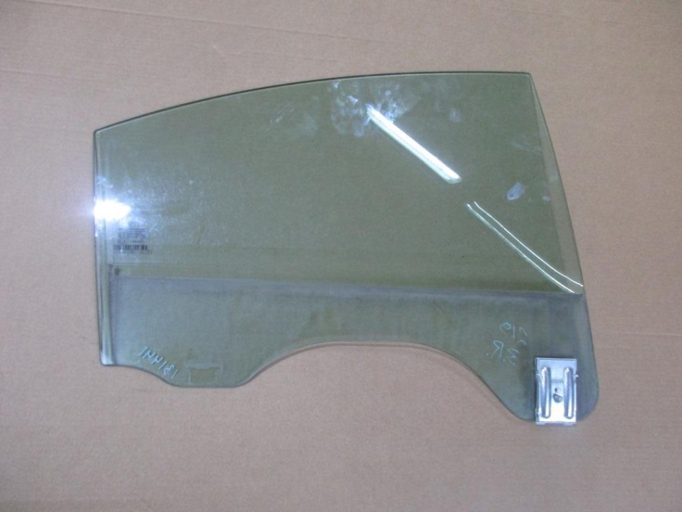 Стекло заднее правое MERCEDES-BENZ CLS-класс C219 рестайлинг (2008 - 2010) фото 1 — Разборка Мерседес