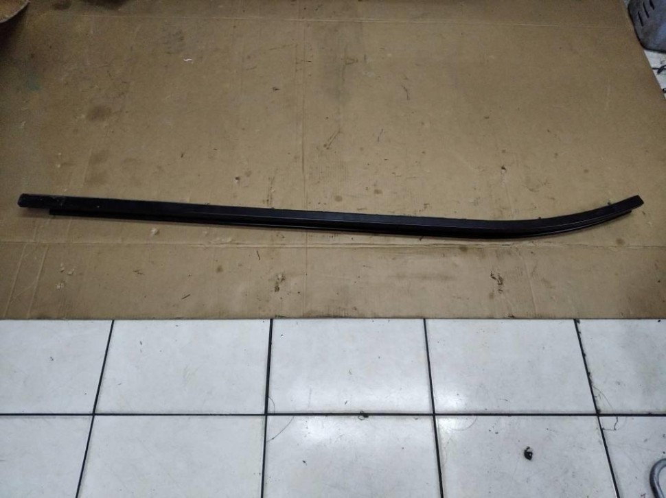 Шина скольжения сдвижной двери MERCEDES-BENZ Sprinter W906 (2006 - 2019) фото 1 — Разборка Мерседес