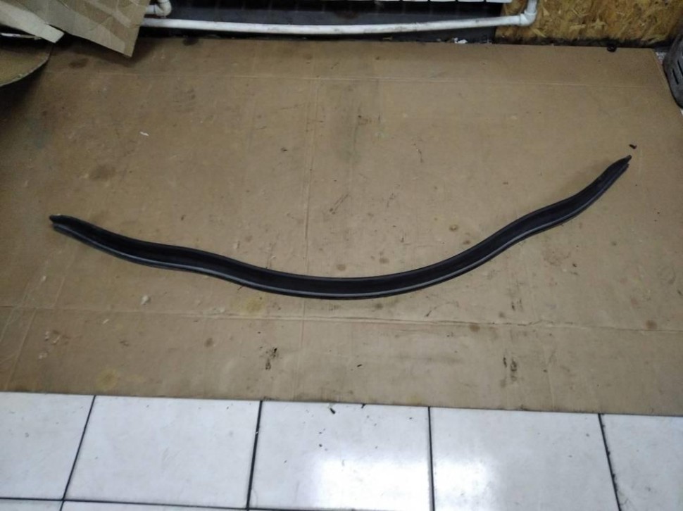 Уплотнитель водостока ( жабо ) MERCEDES-BENZ CLA-класс C117/X117 (2013 - 2016) фото 1 — Разборка Мерседес