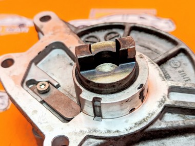 Насос вакуумный MERCEDES-BENZ E-класс W212/S212/C207/A207 (2009 - 2013) — Разборка Мерседес