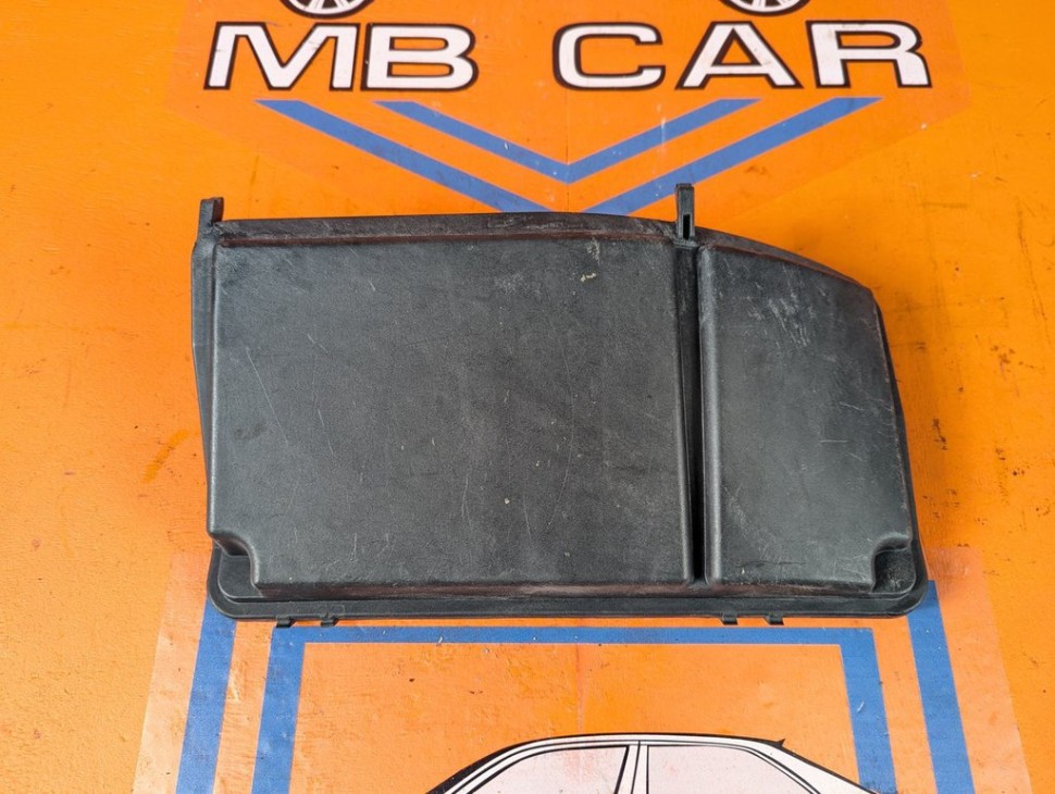 Крышка блока предохранителей MERCEDES-BENZ M-класс W163 (1997 - 2001) фото 1 &mdash; Разборка Мерседес