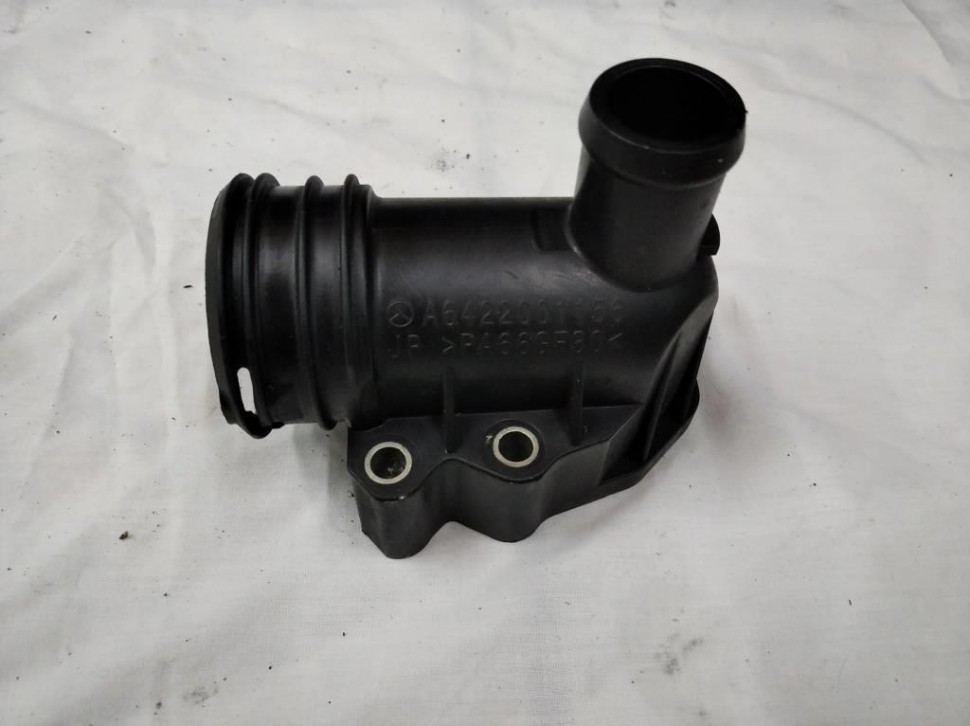 Фланец системы охлаждения MERCEDES-BENZ E-класс W212/S212/C207/A207 (2009 - 2013) фото 1 — Разборка Мерседес