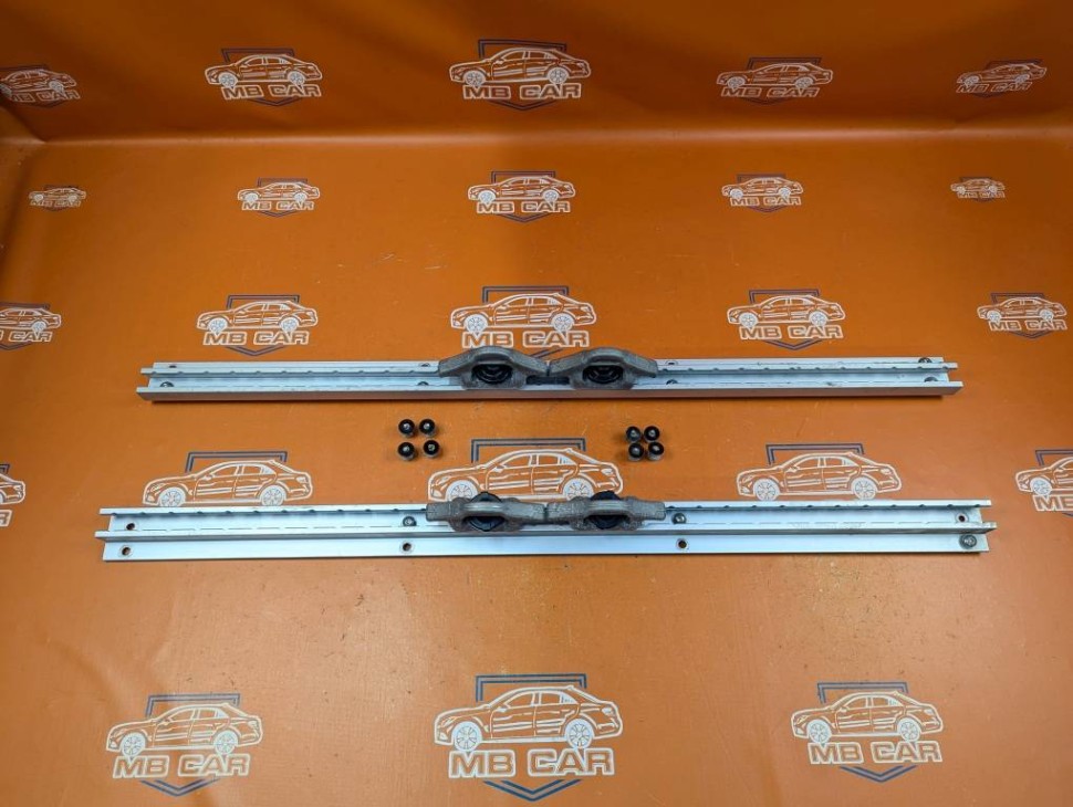 Направляющая шторки багажника MERCEDES-BENZ X-класс I (2017 - 2020) фото 1 — Разборка Мерседес