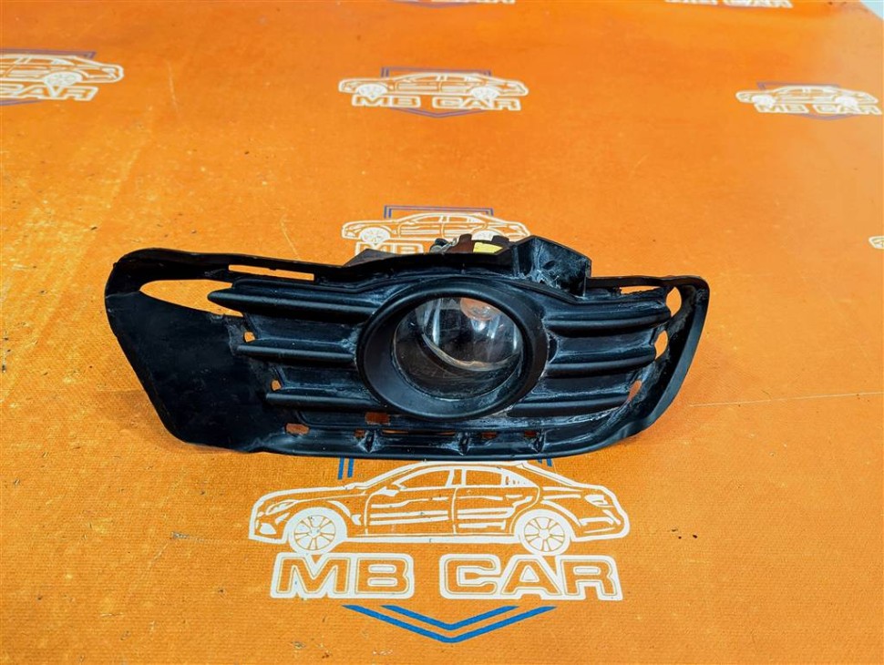 Противотуманка правая MERCEDES-BENZ C-класс W204/S204 (2006 - 2011) фото 1 — Разборка Мерседес