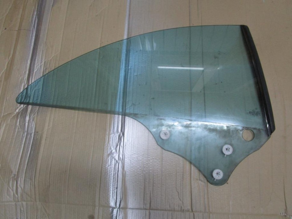 Стекло заднее правое MERCEDES-BENZ CLK-класс C209/W209 (2002 - 2005) фото 1 — Разборка Мерседес