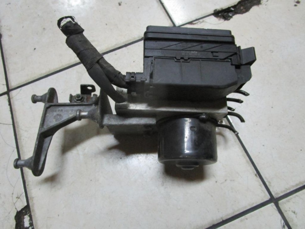 Блок ABS MERCEDES-BENZ C-класс W203/S203/CL203 (2000 - 2004) фото 1 — Разборка Мерседес