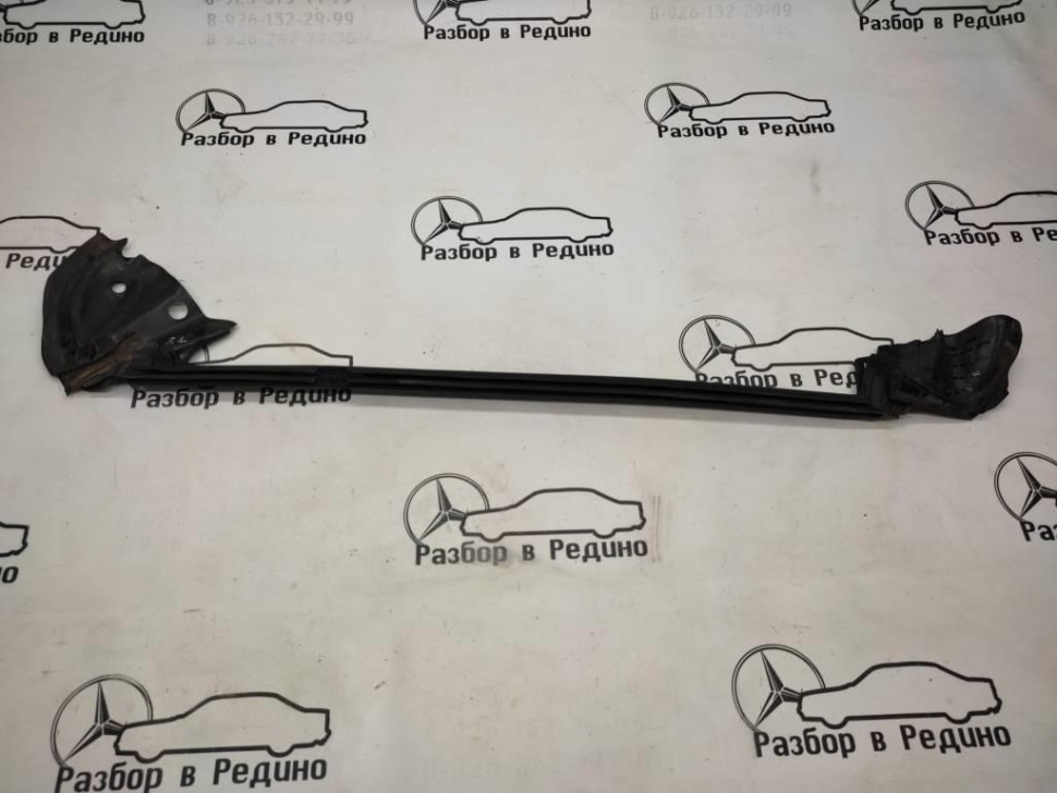 Уплотнитель стекла двери MERCEDES-BENZ CLS-класс C218/X218 (2010 - 2014) фото 1 — Разборка Мерседес