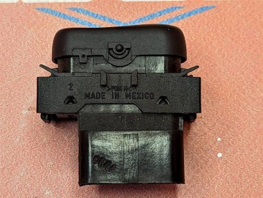 Кнопка обогрева сидений MERCEDES-BENZ M-класс W163 (1997 - 2001) — Разборка Мерседес