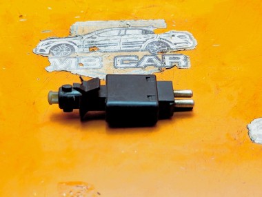 Выключатель стоп-сигнала MERCEDES-BENZ E-класс W124/S124/C124/A124 (1984 - 1997) &mdash; Разборка Мерседес