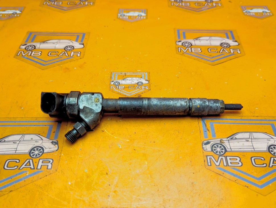 Форсунка ДИЗЕЛЬ MERCEDES-BENZ V-класс W638/W639 (1996 - 2003) V 220 2.1 D AT (122 л.с.) фото 1 &mdash; Разборка Мерседес