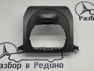 Крышка рулевой колонки MERCEDES-BENZ CLS-класс C219 (2004 - 2008) — Разборка Мерседес