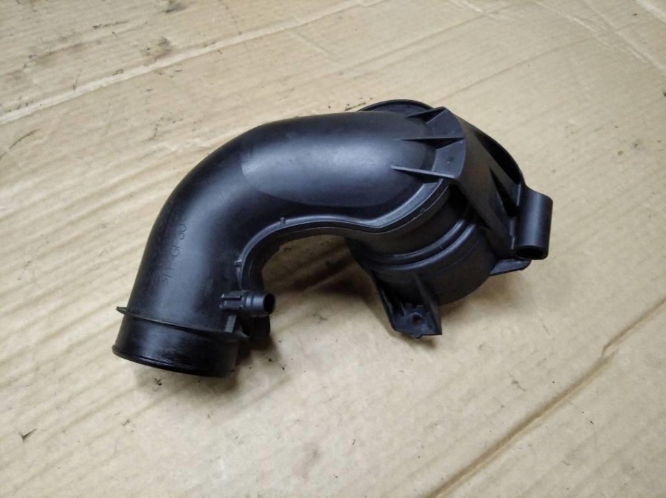 Патрубок впускного коллектора MERCEDES-BENZ E-класс W211/S211 (2002 - 2006) фото 1 — Разборка Мерседес