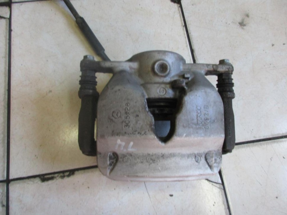 Суппорт передний левый MERCEDES-BENZ C-класс W205/S205/C205/A205 (2014 - 2018) фото 1 — Разборка Мерседес