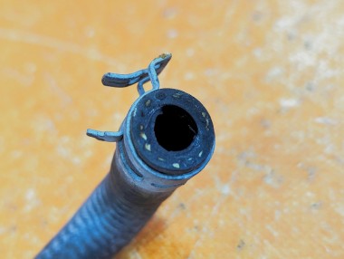 Трубка вентиляции расширительного бака MERCEDES-BENZ R-класс W251 рестайлинг (2007 - 2010) — Разборка Мерседес