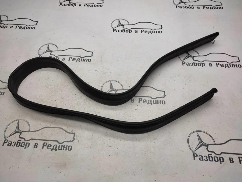 Уплотнитель моторного отсека MERCEDES-BENZ GLC-класс X253 (2015 - 2019) фото 1 — Разборка Мерседес