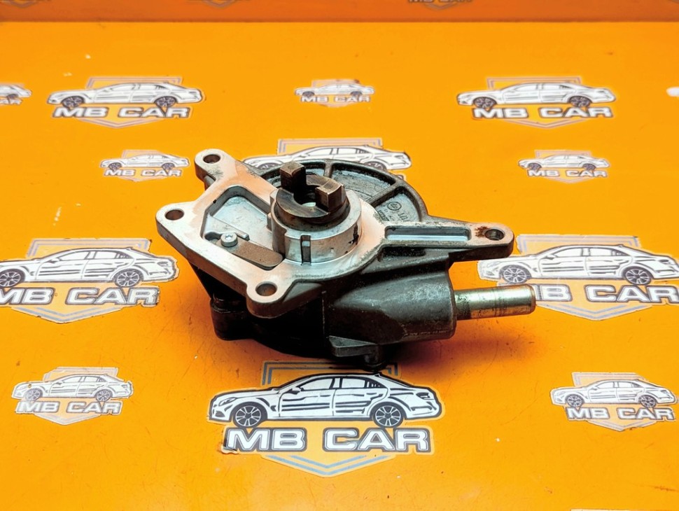 Насос вакуумный MERCEDES-BENZ Sprinter W906 (2006 - 2019) фото 1 — Разборка Мерседес